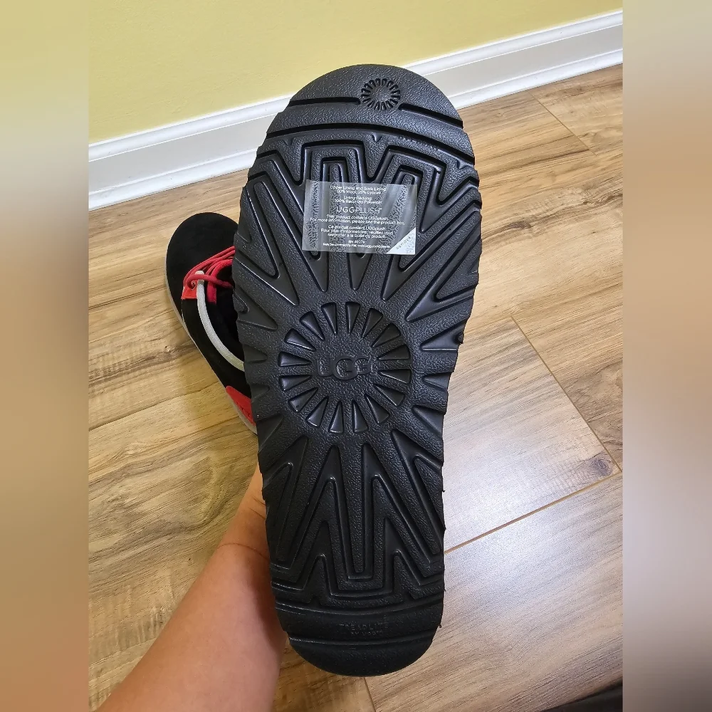 UGG Neumel boots, black/red/gray, size US 11 - Picture 5 of 7